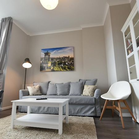 Pleasance Apartment Ground Floor Main Door Access เอดินบะระ ภายนอก รูปภาพ