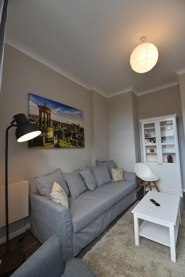Pleasance Apartment Ground Floor Main Door Access เอดินบะระ ภายนอก รูปภาพ